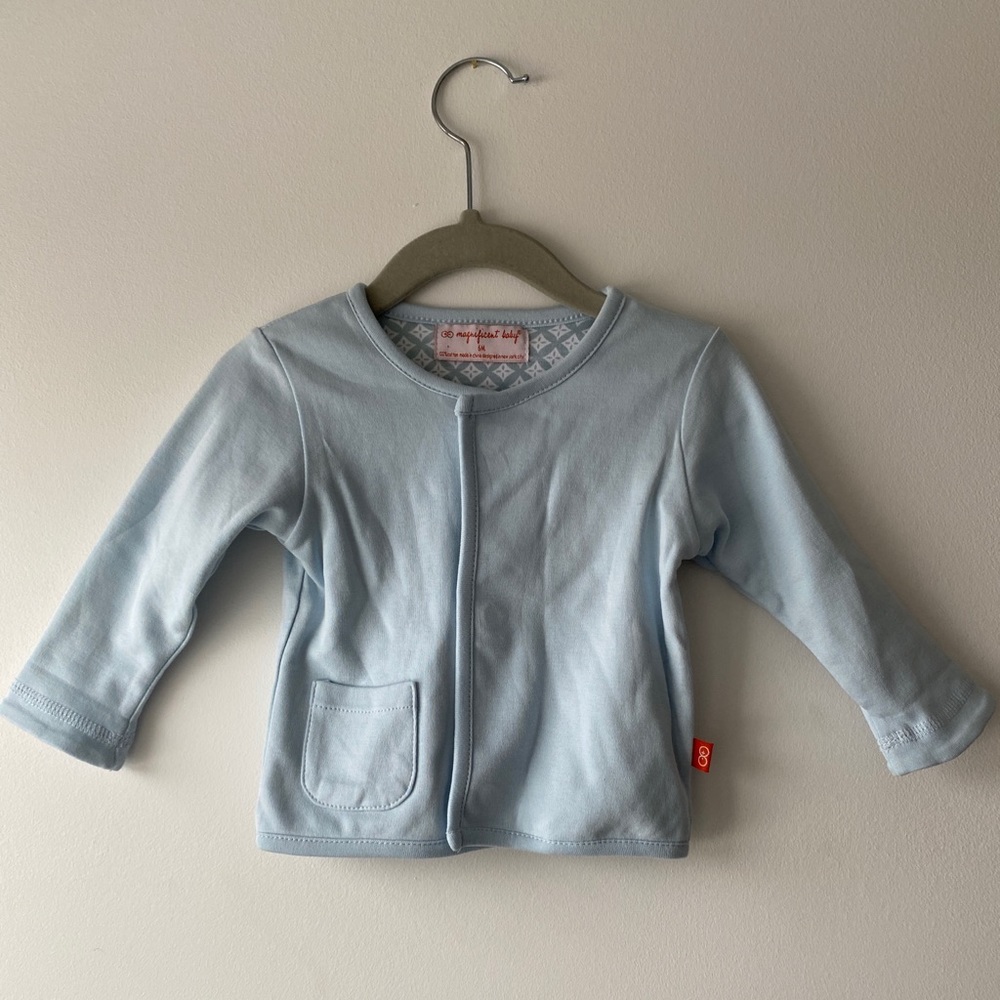 Magnificent Baby Magnetic Closure Top